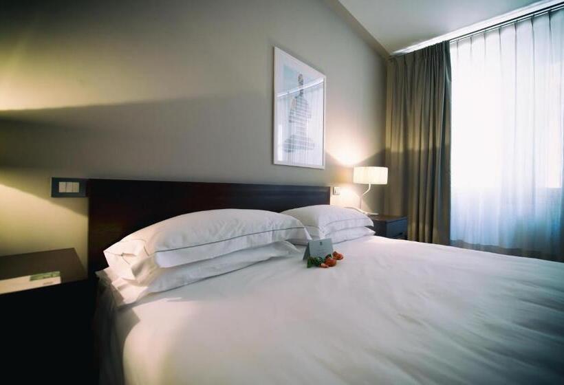 جناح, Escalus Luxury Suites Verona
