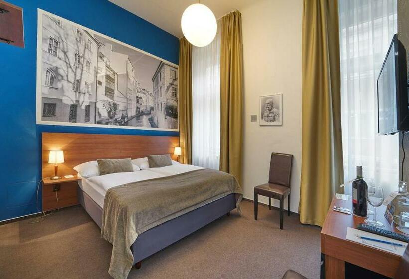 Standard Yhden Hengen Huone, Metropolitan Old Town Hotel   Czech Leading Hotels