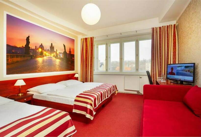 Standard Neljän Hengen Huone, Metropolitan Old Town Hotel   Czech Leading Hotels