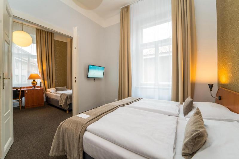Standard Neljän Hengen Huone, Metropolitan Old Town Hotel   Czech Leading Hotels