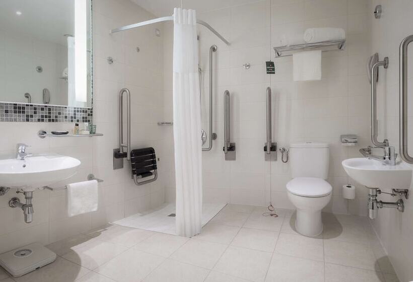 اتاق استاندارد برای معلولان, Hilton Reading