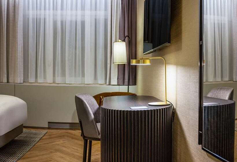 اتاق استاندارد برای معلولان, Hilton Reading
