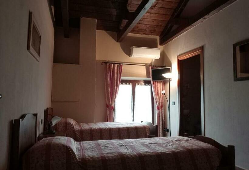 Номер Стандарт, Agriturismo Raimondi Cominesi Amilcare