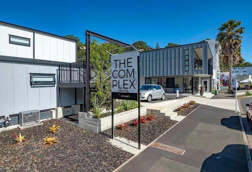 스탠다드 스튜디오, The Com Plex Motel