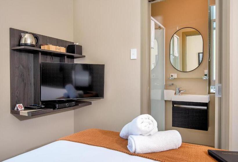 스위트 퀸침대, The Com Plex Motel