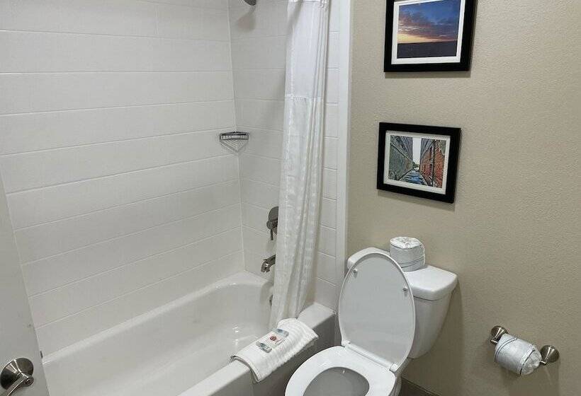 غرفه قياسيه سريرين مزدوجين, Quality Inn & Suites Spring Lake   Fayetteville Near Fort Liberty