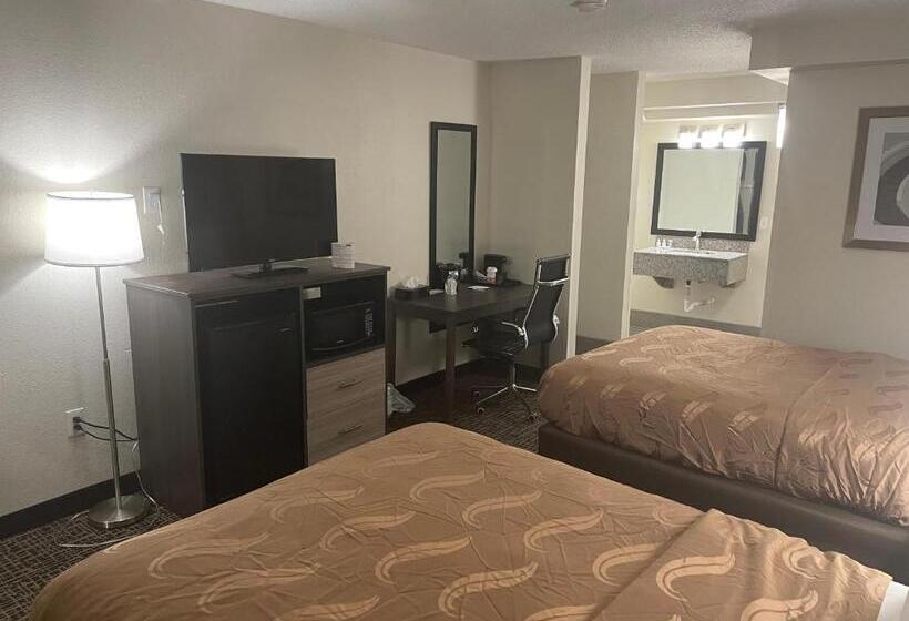 غرفه قياسيه سريرين مزدوجين, Quality Inn & Suites Spring Lake   Fayetteville Near Fort Liberty