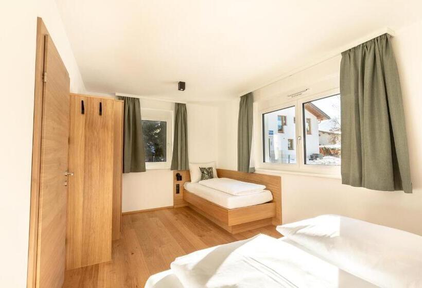 带1个卧室的带阳台的公寓, Lisal Appartements