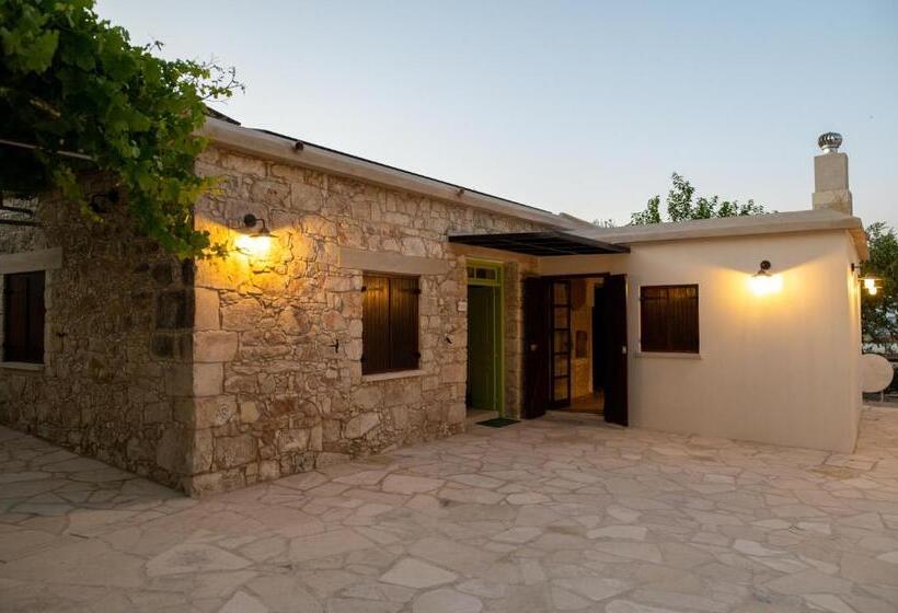 آپارتمان 1 خوابه همکف, Droshia Traditional Homes, Coco Mat Full Experience