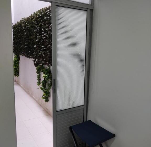 Üç Kişilik Standart Oda, Escala
