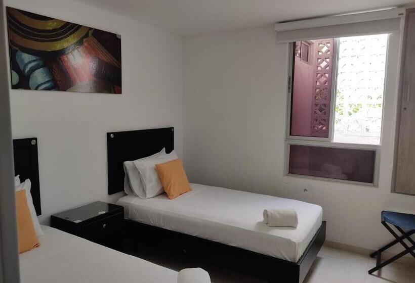 اتاق استاندارد, Escala