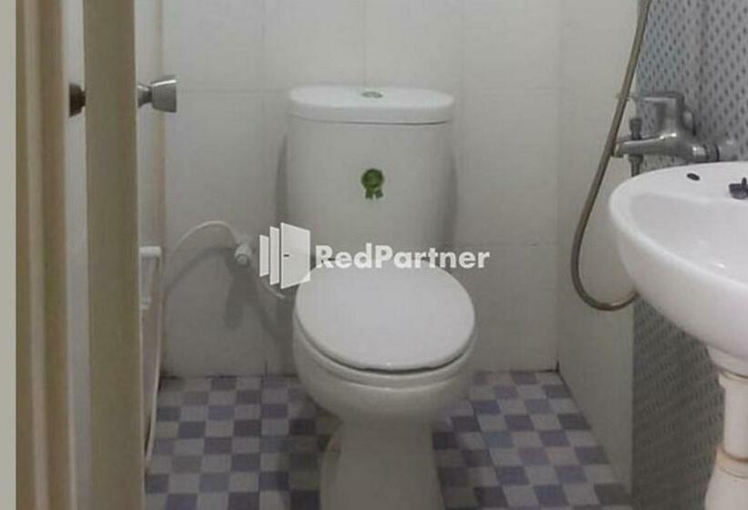 Номер Deluxe, Guest House Anak Raja Pangkalan Bun Syariah Mitra Reddoorz
