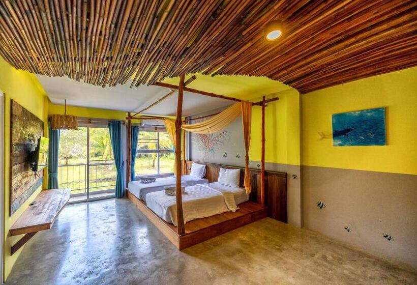 Семейный Номер, Dugong Village Green