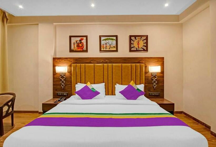 اتاق لوکس, Treebo Premium Median Inn