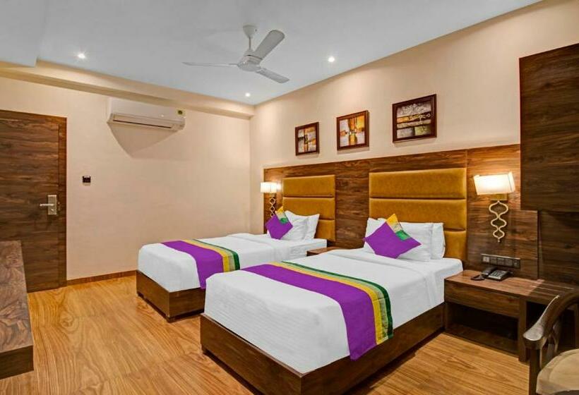 اتاق لوکس, Treebo Premium Median Inn