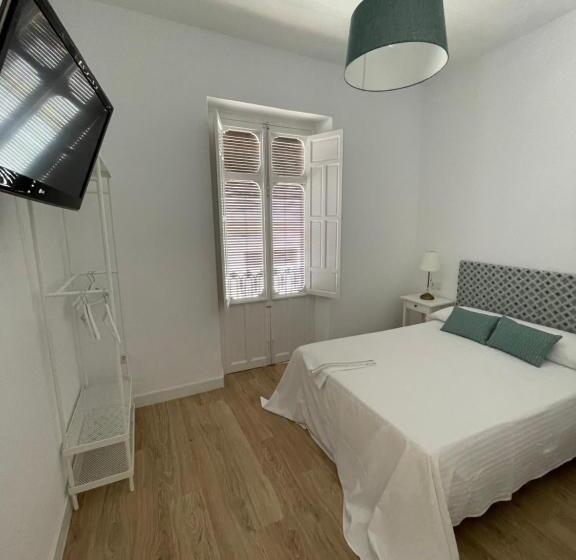 Perhehuone, Hostal La Cruz 1872