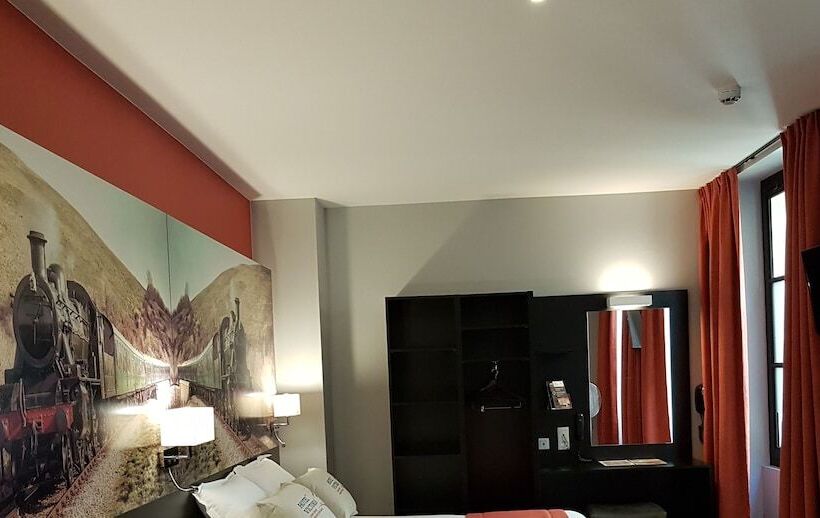 Üç Kişilik Standart Oda, Victoria Lyon Perrache Confluence