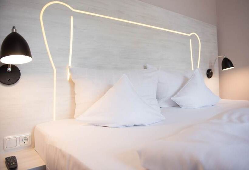 شقة غرفة واحدة, Parkhotel Schillerhain