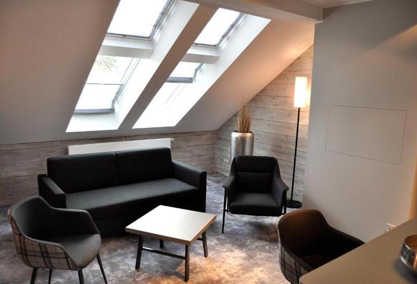سوییت جونیور, Strandberg S Designhotel Viktoria