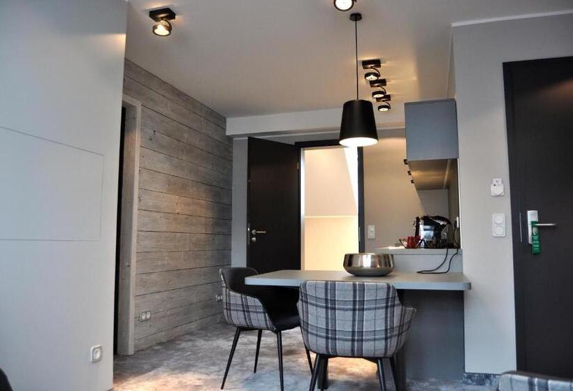 سوییت جونیور, Strandberg S Designhotel Viktoria