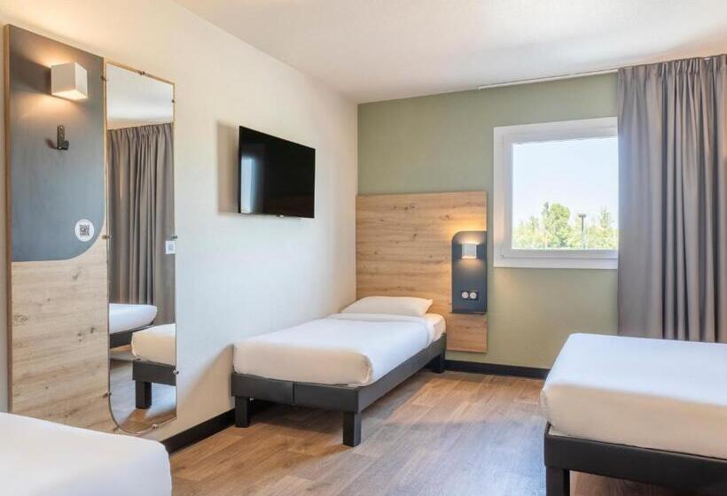 Четырехместный Номер Стандарт, B&b Hotel Saint Martin De Crau Alpilles Camargue