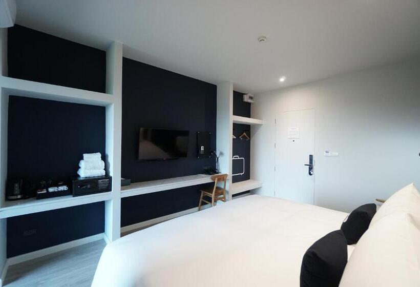 اتاق لوکس با تخت بزرگ, Blu Monkey Hub And Hotel Chanthaburi