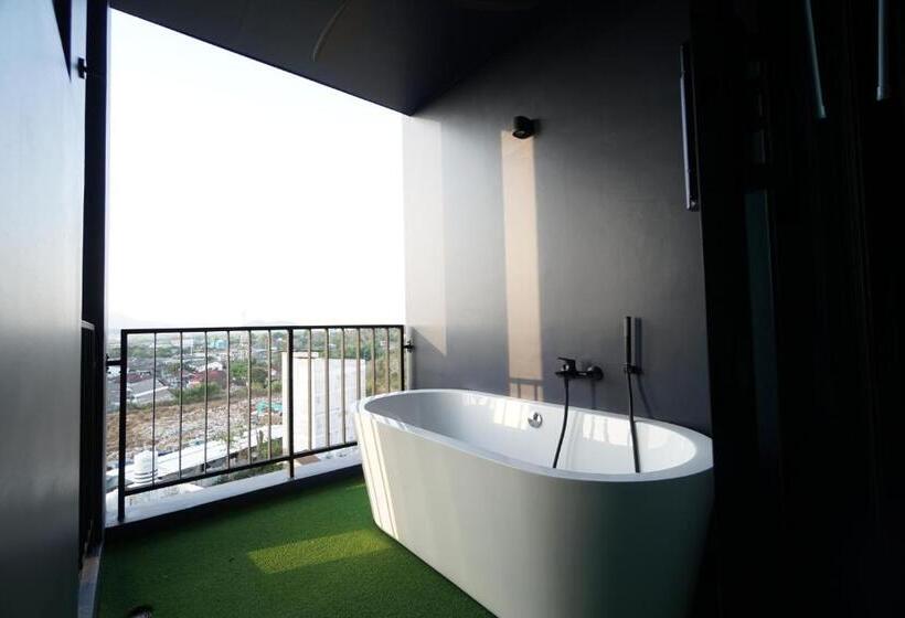 اتاق لوکس, Blu Monkey Hub And Hotel Chanthaburi