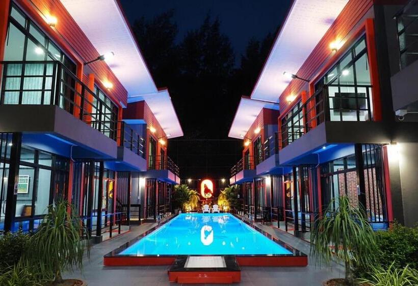 Номер Стандарт Вид на Бассейн, The Stories Resort