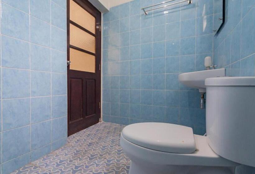 Номер Deluxe, Reddoorz Syariah @ Kolonial Guest House