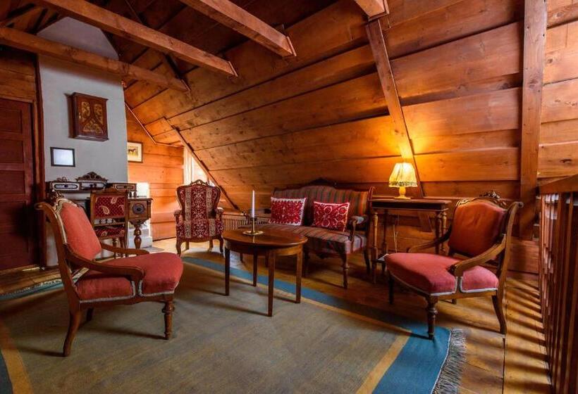 家庭房间共用浴室, Count Kálnoky S Transylvanian Guesthouses