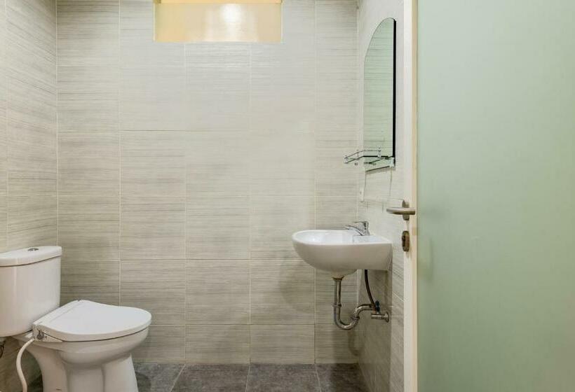 Номер Стандарт Совместная Ванная, Koolkost Near Rsal Surabaya   Minimun Stay 3 Nights