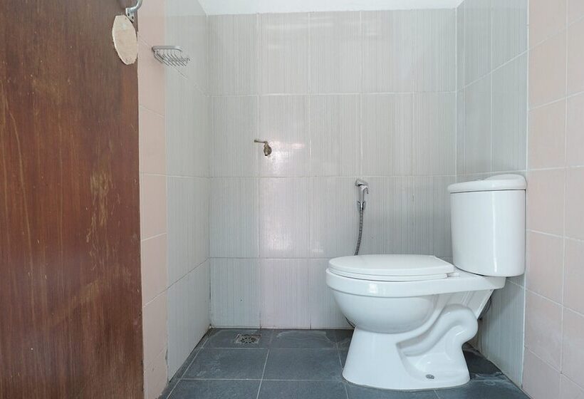 Кровать в Общей Комнате, Reddoorz Hostel @ Borobudur Street