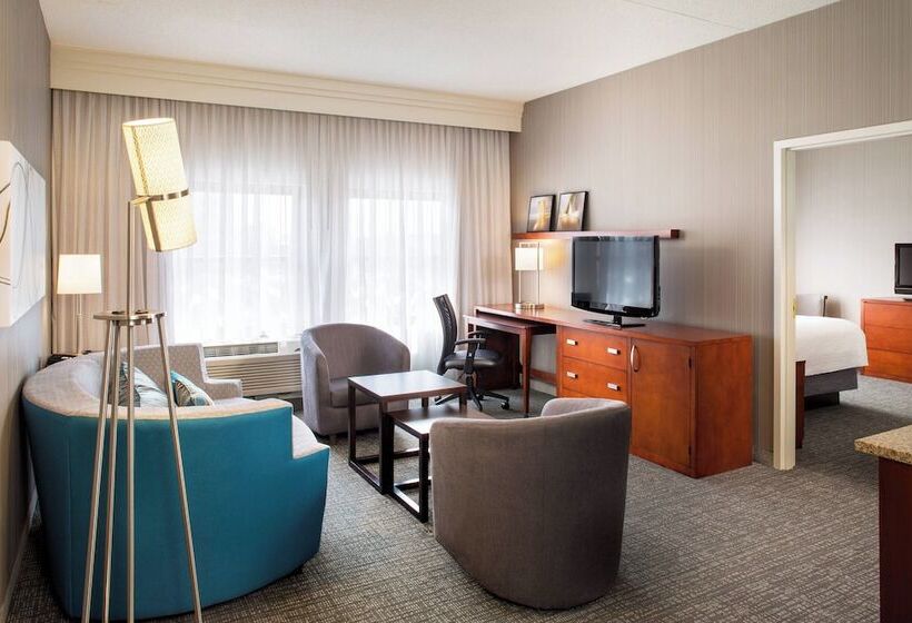 Люкс Вид на Город, Courtyard Providence Downtown