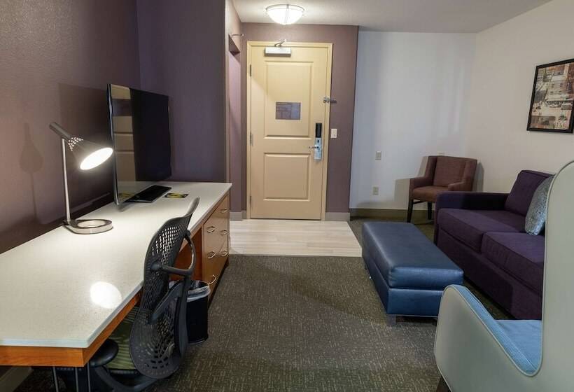 Люкс, Hilton Garden Inn Des Moines West