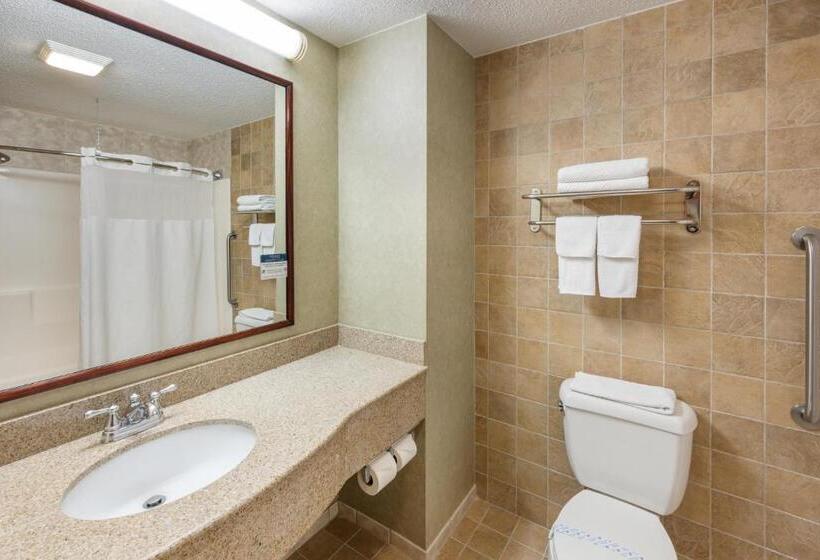 Номер Стандарт Адаптированный для Инвалидов, Quality Inn & Suites Fishkill South Near I 84