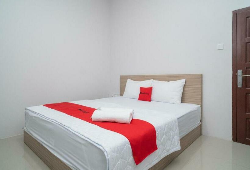 Номер Deluxe, Reddoorz Syariah Near Jalan Ahmad Yani Banjarmasin 3