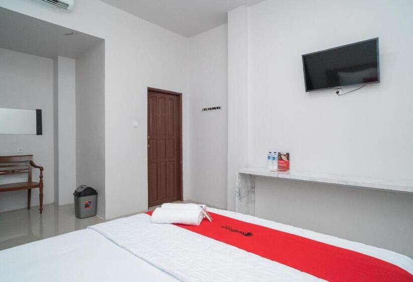 Номер Deluxe, Reddoorz Syariah Near Jalan Ahmad Yani Banjarmasin 3