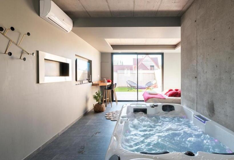 Стандартный Номер Кровать Кинг, Au Coeur Du Village