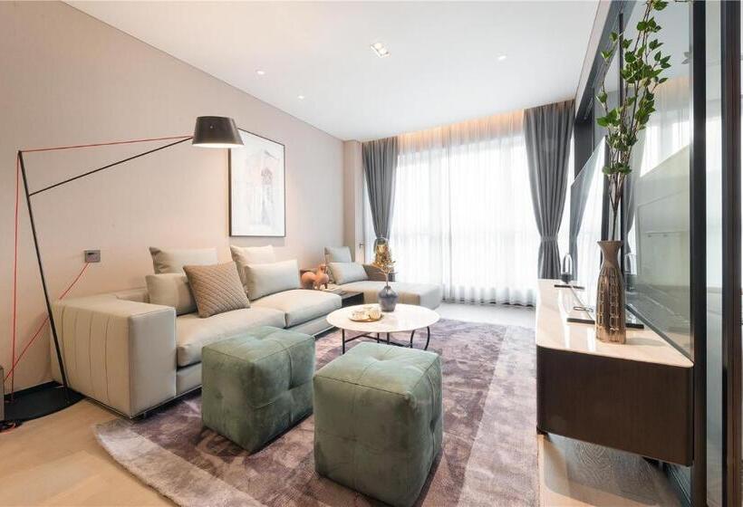 سوییت سوپریور, Cresasia Residence