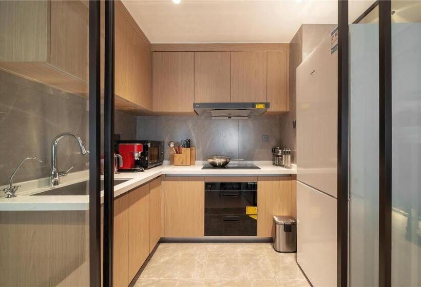 سوییت خانوادگی, Cresasia Residence