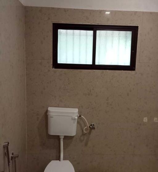 كوخ قياسي, White Feather Resort Kauncha