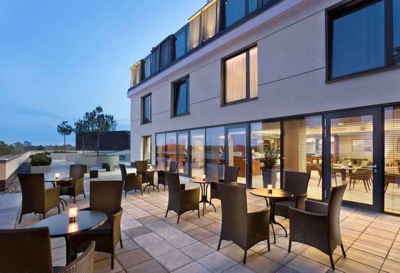 Стандартный Номер Кровать Кинг, Hilton Shigatse