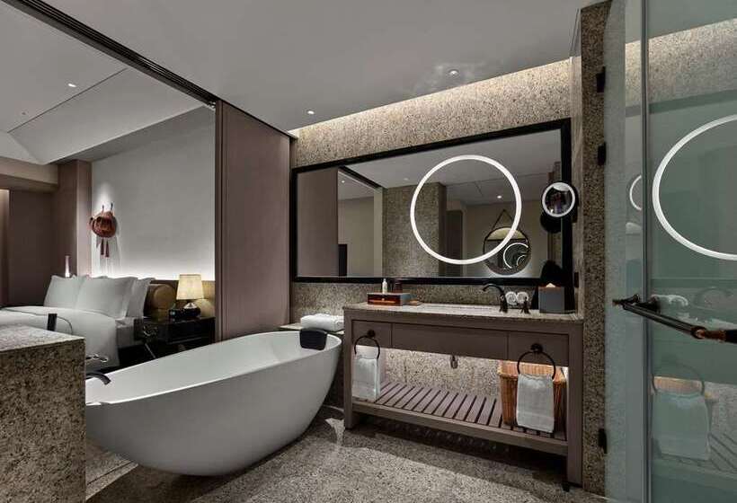 Стандартный Номер Кровать Кинг, Hilton Shigatse