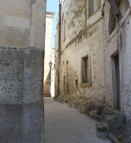 Студия Стандарт, Historia  Dimore Corte Chiesa