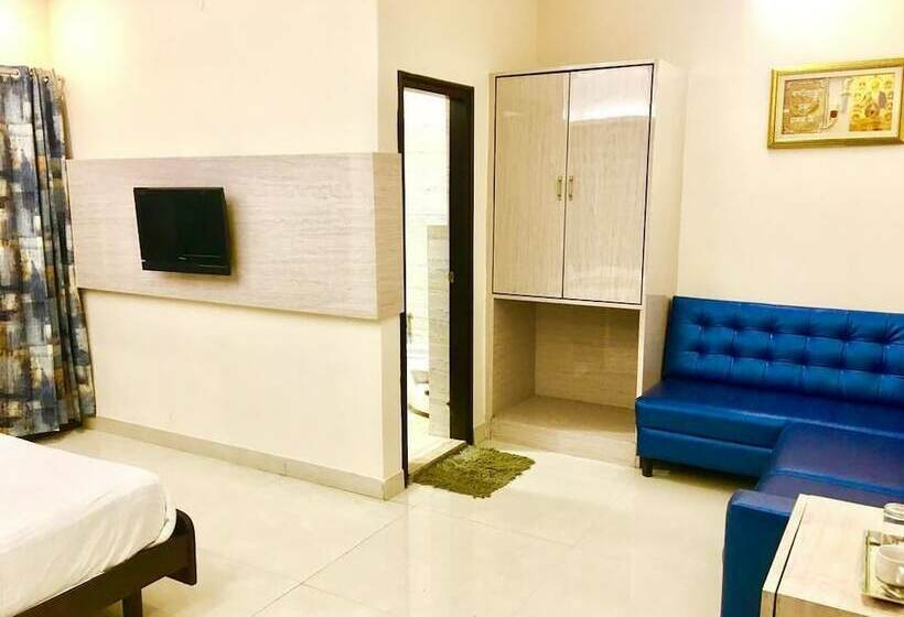 اتاق لوکس, Cj International