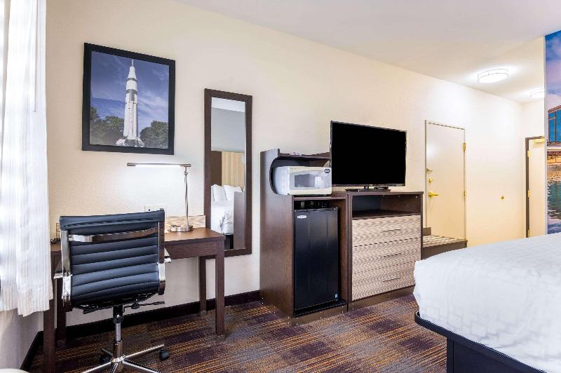 Люкс Кровать Кинг, Holiday Inn Express Hotel & Suites Athens By Ihg