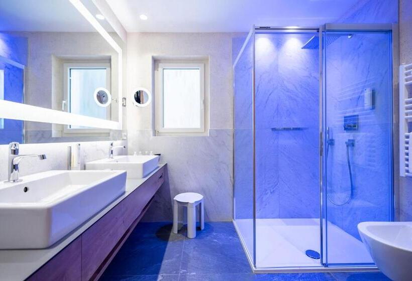 Номер Стандарт с Балконом, Quellenhof Luxury Resort Passeier