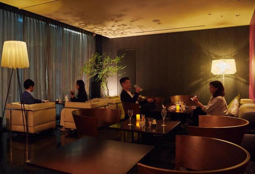 اتاق اجرایی, Cross Hotel Sapporo