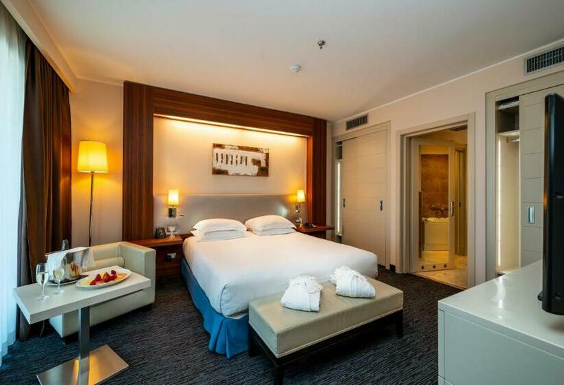 Люкс с Балконом, Delta Hotels By Marriott Olbia Sardinia