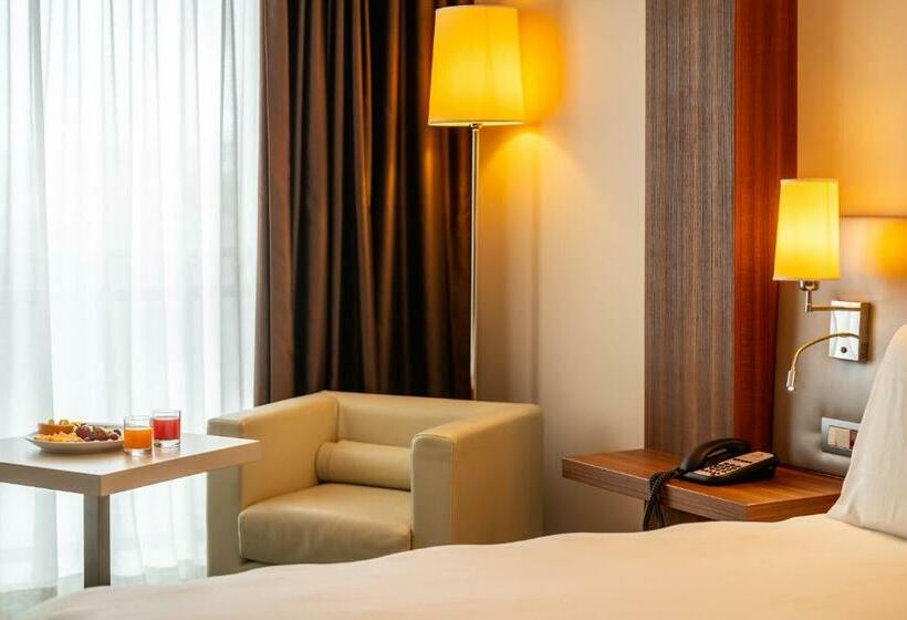 Номер Deluxe с Балконом, Delta Hotels By Marriott Olbia Sardinia